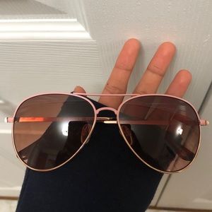 Steve Madden Aviator Pink and rose gold Sunglasses